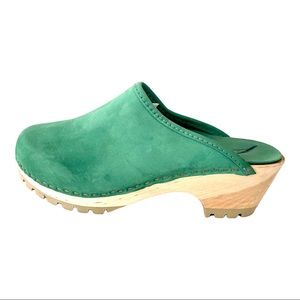 Eddie Bauer Green Genuine Leather Upper Wooden Clog Size 7B